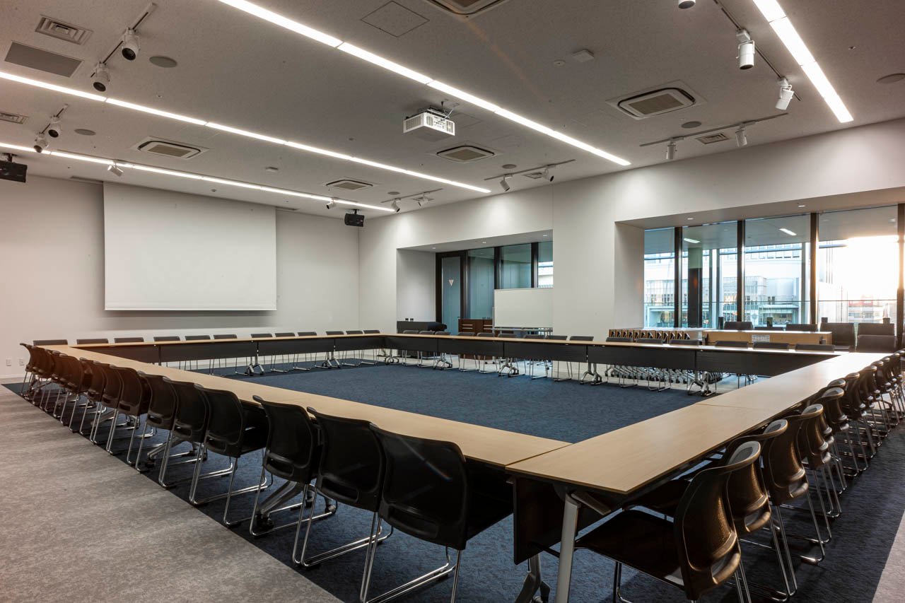 ルーム2 ロの字形式 01