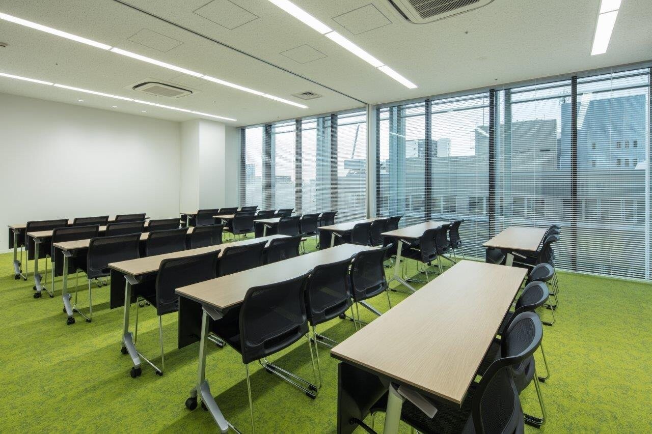 ルーム６＋７ スクール形式（3名掛け） 01