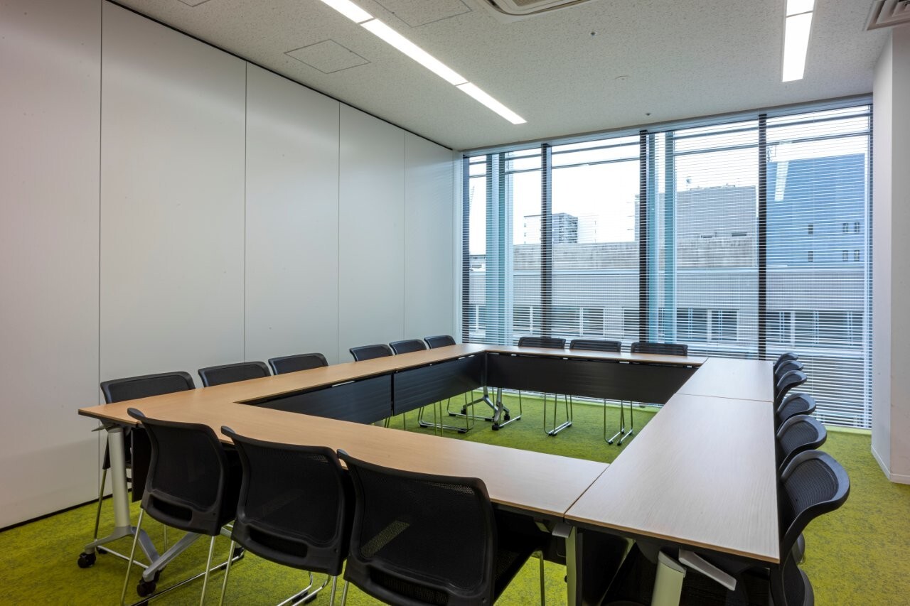 ルーム６ ロの字形式 02