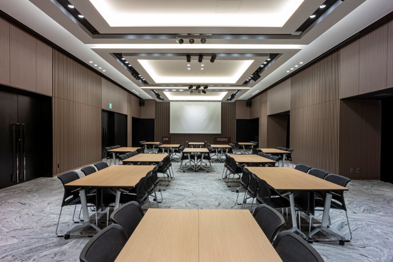 グループ形式(3名掛け)│ボードルーム