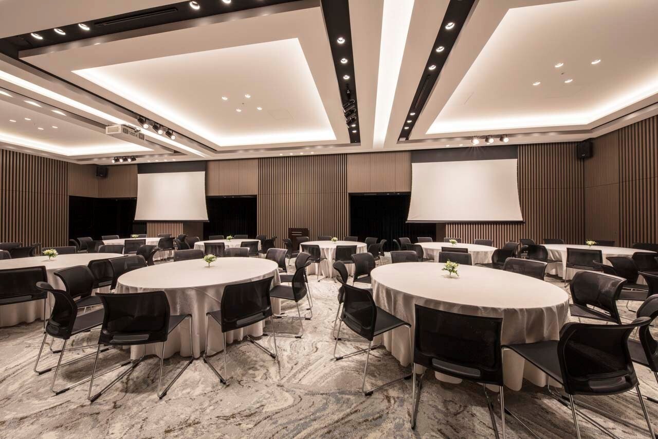 円卓形式│ボードルーム