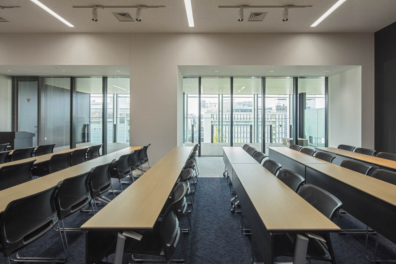 スクール形式(3名掛け)│ルーム2