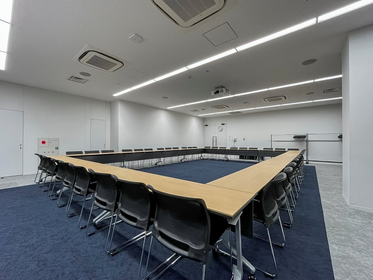 ロの字形式│ルーム3